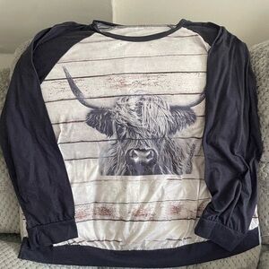 Highland Cow Graphic Long Sleeve Tee - Navy Blue and White